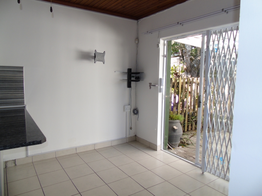 To Let 1 Bedroom Property for Rent in Abbotsford Eastern Cape